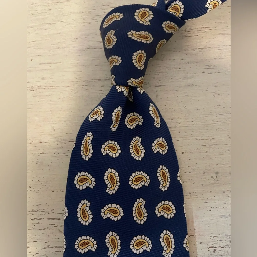 Brooks‎ Brothers MAKERS Hand Made in USA Paisley Print Silk Tie in Navy (Multi)